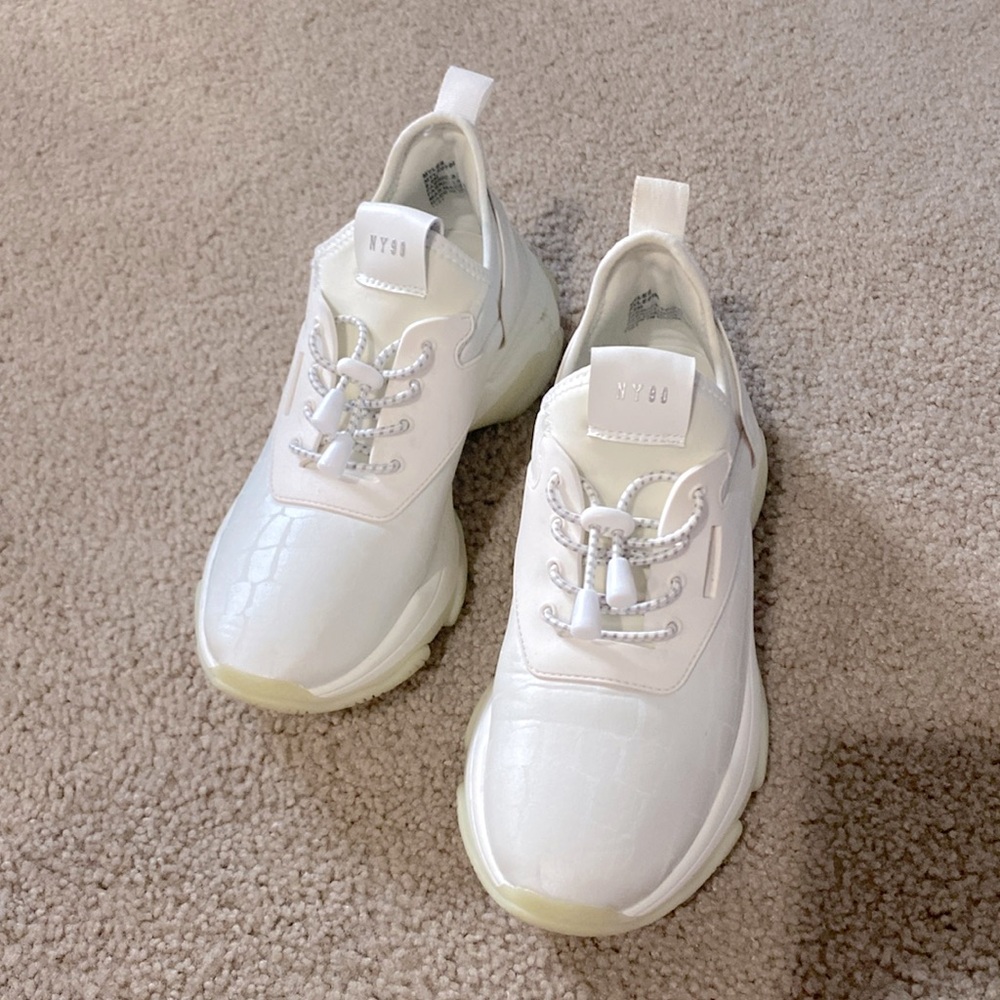 Steve Madden Myles Sneaker Size 8.5